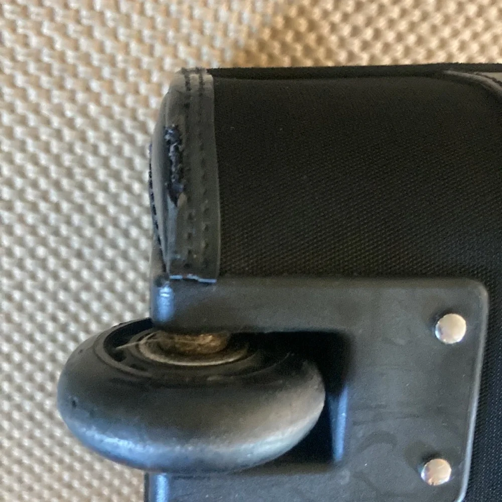 Gucci Black Travel Bag - Picture 8 of 15